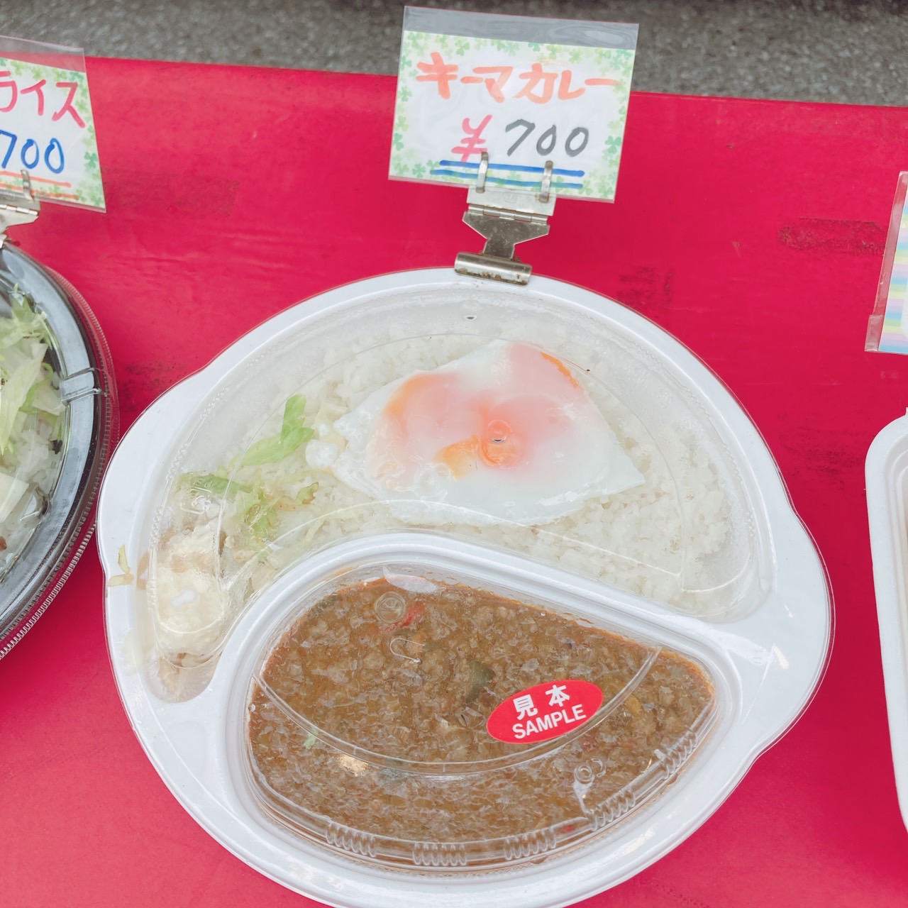 琉球三菱　琉球三菱自動車　三菱自動車　三菱自動車浦添店　沖縄　浦添店ショールーム　ショールーム　車　ダイニングタカ　キッチンカー沖縄