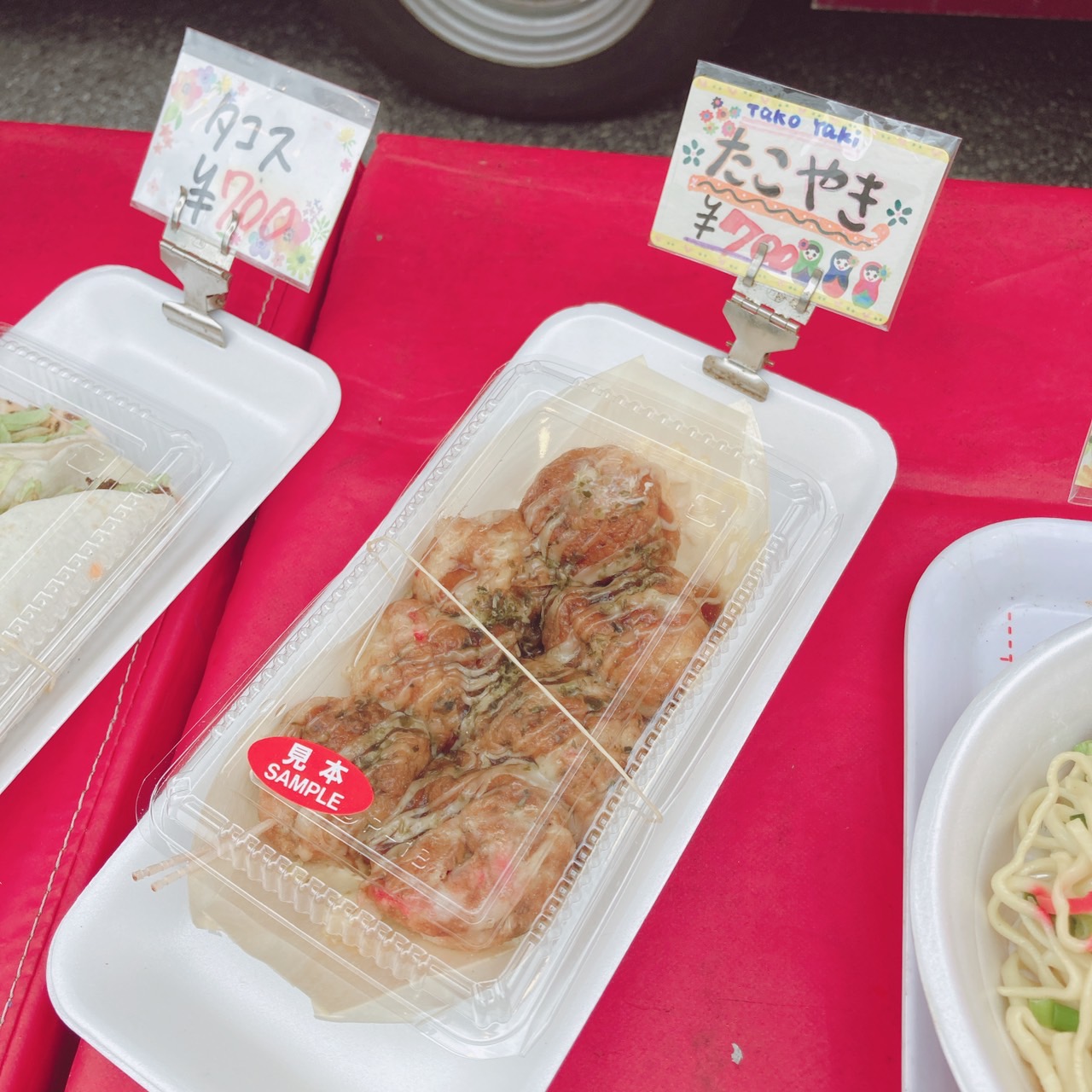 琉球三菱自動車　琉球三菱　三菱自動車浦添店　沖縄　浦添店ショールーム　ショールーム　ディーラー　車　たこ焼き　キッチンカー沖縄　キッチンカーダイニングタカ